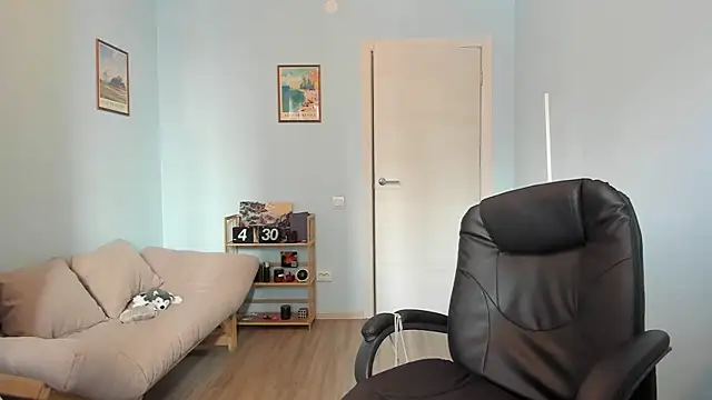 Snapshot of Scooby_k chatting on February 22, 8:50 am Scooby k online show from February 22, 8:50 am