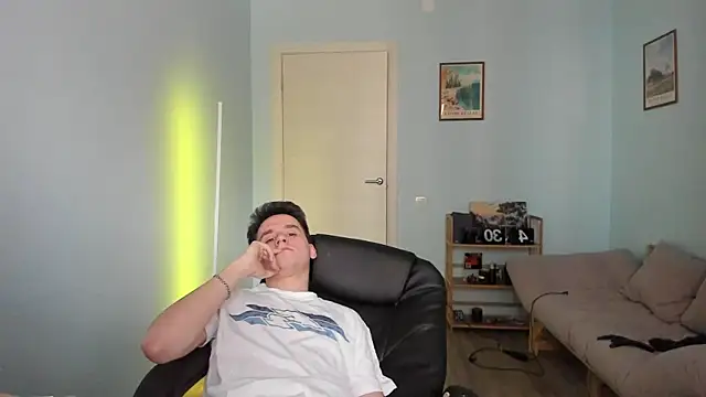 Snapshot of Scooby_k chatting on March 2, 10:03 am Scooby k online show from March 2, 10:03 am