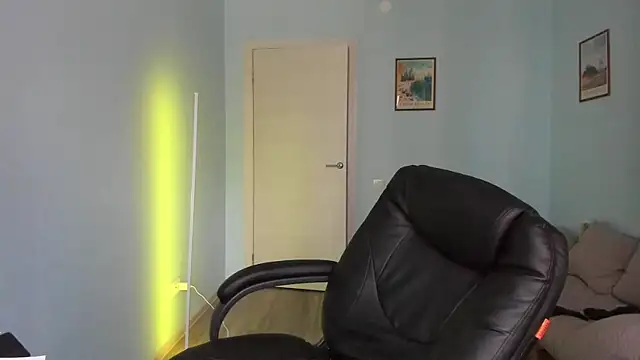 Snapshot of Scooby_k chatting on March 2, 1:05 pm Scooby k online show from March 2, 1:05 pm