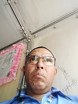 Snapshot of Alex011277 chatting on October 3, 3:53 pm Alex011277 online show from October 3, 3:53 pm