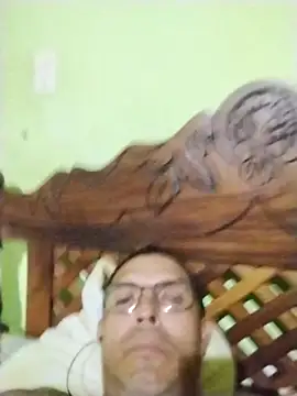 Snapshot of Alex011277 chatting on October 24, 1:40 pm Alex011277 online show from October 24, 1:40 pm