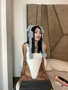 Snapshot of Cassie_howard_ chatting on February 11, 9:35 pm Cassie howard online show from February 11, 9:35 pm