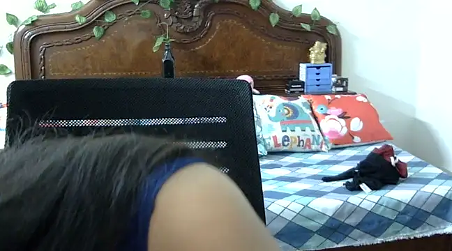 Snapshot of AniHeart chatting on March 6, 12:54 am AniHeart online show from March 6, 12:54 am