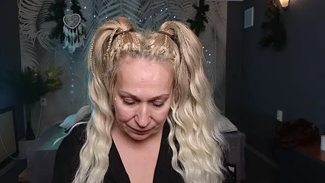 Penelope Pinky online show from January 28, 2:10 pm