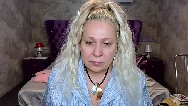 Penelope Pinky online show from January 29, 8:04 pm