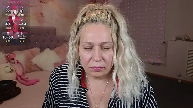 Penelope Pinky online show from February 3, 5:24 pm