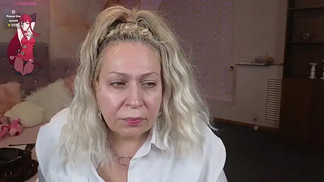 Penelope Pinky online show from February 7, 5:18 pm