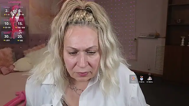 Penelope Pinky online show from February 7, 8:20 pm