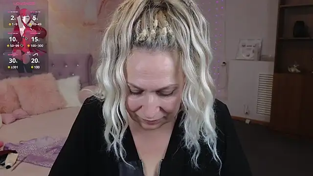 Penelope Pinky online show from February 11, 8:42 pm