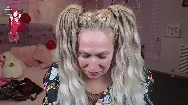 Penelope Pinky online show from February 14, 2:33 pm