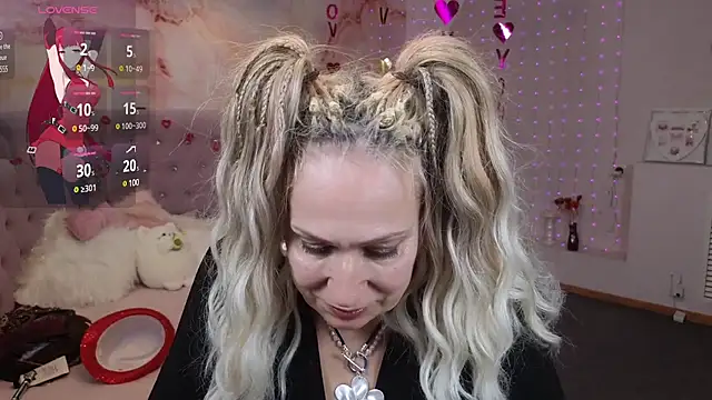 Penelope Pinky online show from February 19, 8:41 pm