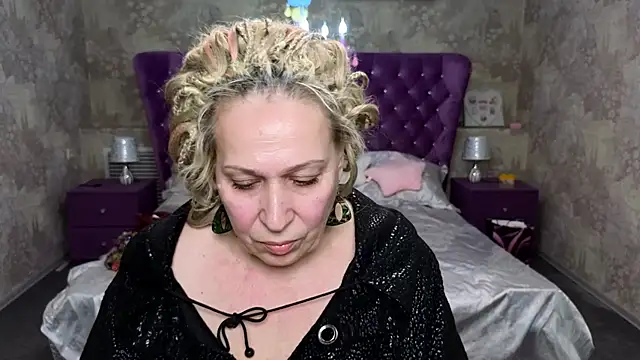 Penelope Pinky online show from February 22, 2:30 pm