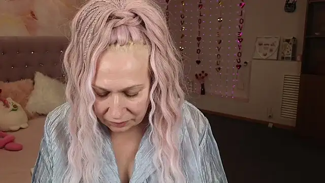 Penelope Pinky online show from February 25, 8:41 pm