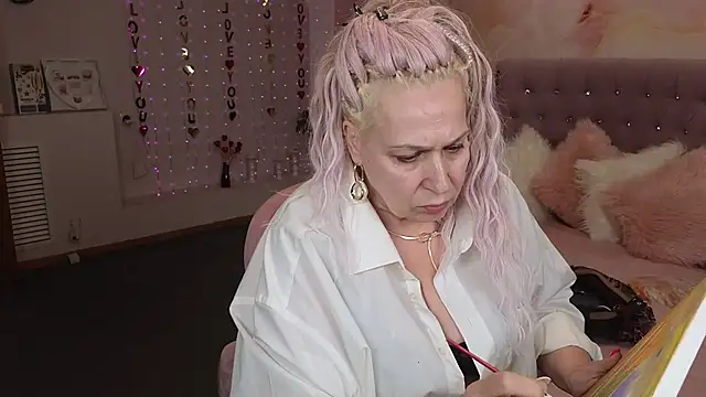 Penelope Pinky online show from March 2, 5:36 pm