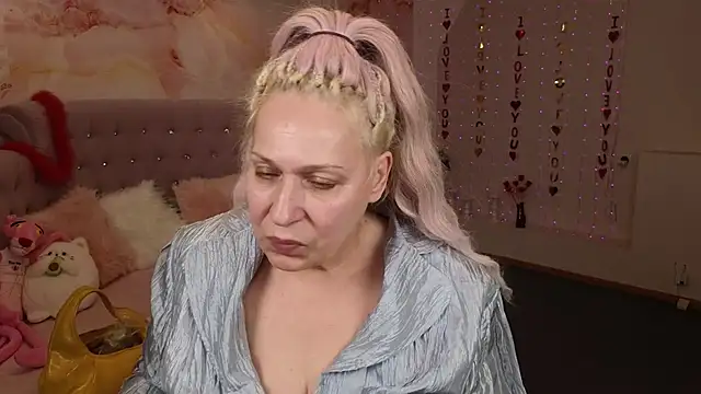 Penelope Pinky online show from March 11, 5:46 pm