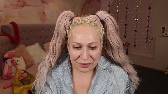 Penelope Pinky online show from March 11, 8:53 pm