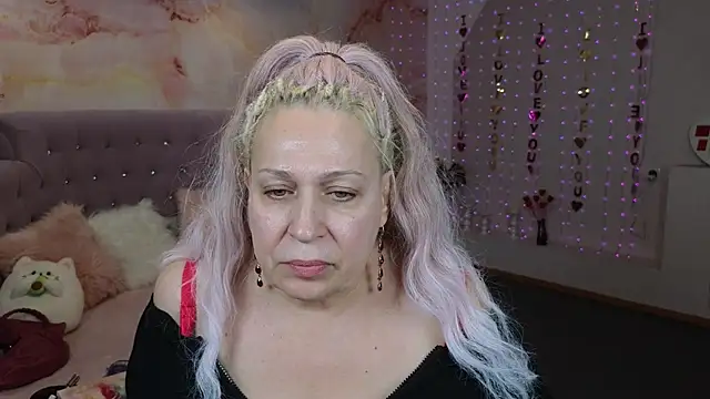 Penelope Pinky online show from March 12, 6:44 pm