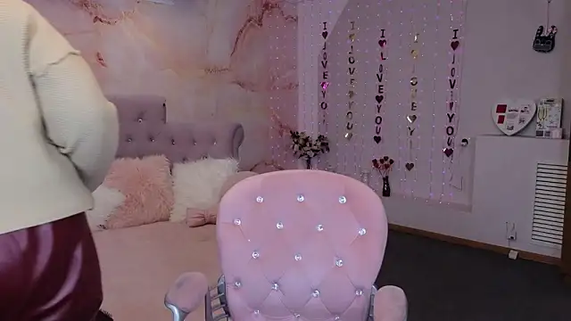 Penelope Pinky online show from March 14, 8:38 pm