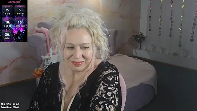 Snapshot of Penelope_Pinky chatting on June 25, 1:26 pm Penelope Pinky online show from June 25, 1:26 pm