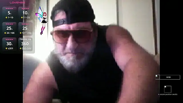 Snapshot of OutloudCountnClouds chatting on September 12, 9:42 am OutloudCountnClouds online show from September 12, 9:42 am