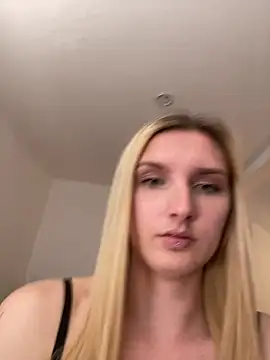 Snapshot of AnnyBelleX chatting on April 6, 2:51 pm AnnyBelleX online show from April 6, 2:51 pm