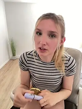 Snapshot of AnnyBelleX chatting on April 23, 2:41 pm AnnyBelleX online show from April 23, 2:41 pm