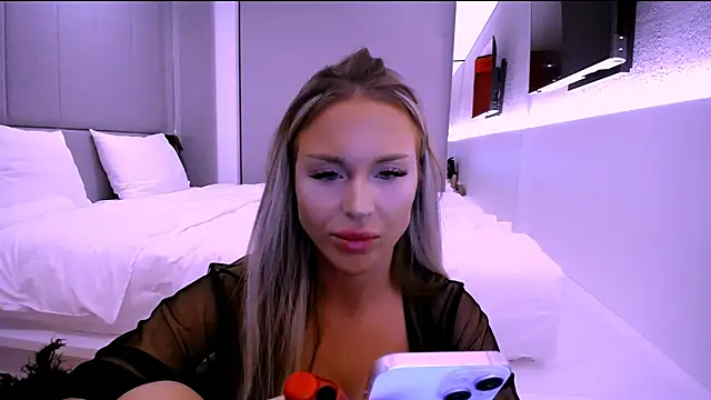 Snapshot of project_barbara chatting on February 1, 4:44 pm project barbara online show from February 1, 4:44 pm