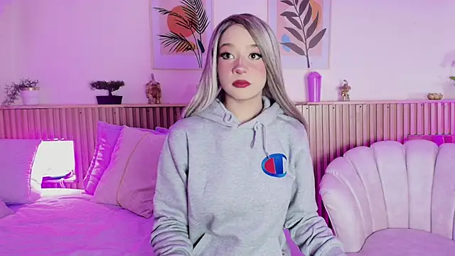 Snapshot of EmmaJhonnsson chatting on February 8, 8:32 pm EmmaJhonnsson online show from February 8, 8:32 pm