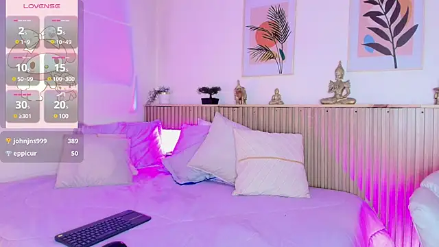 Snapshot of EmmaJhonnsson chatting on February 12, 12:05 am EmmaJhonnsson online show from February 12, 12:05 am