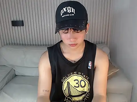Snapshot of dangerzone0122 chatting on July 24, 7:23 pm dangerzone0122 online show from July 24, 7:23 pm