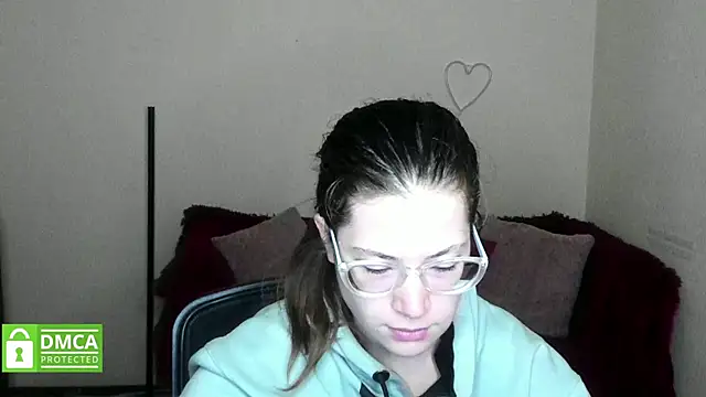 Snapshot of Alicia_redfollow chatting on November 1, 12:18 pm Alicia redfollow online show from November 1, 12:18 pm