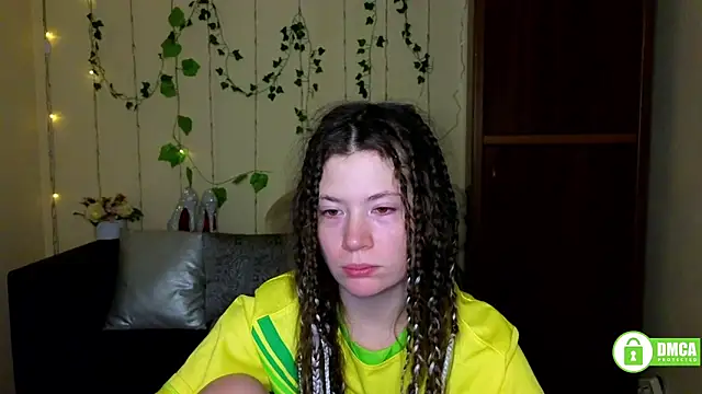 Snapshot of Alicia_redfollow chatting on March 2, 5:08 am Alicia redfollow online show from March 2, 5:08 am