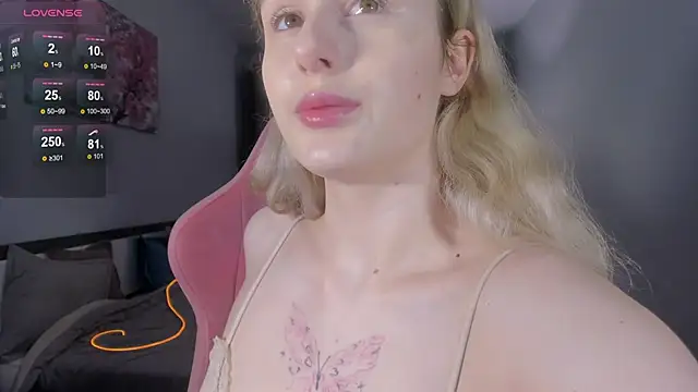 Snapshot of Molly_Toads chatting on January 22, 6:41 pm Molly Toads online show from January 22, 6:41 pm