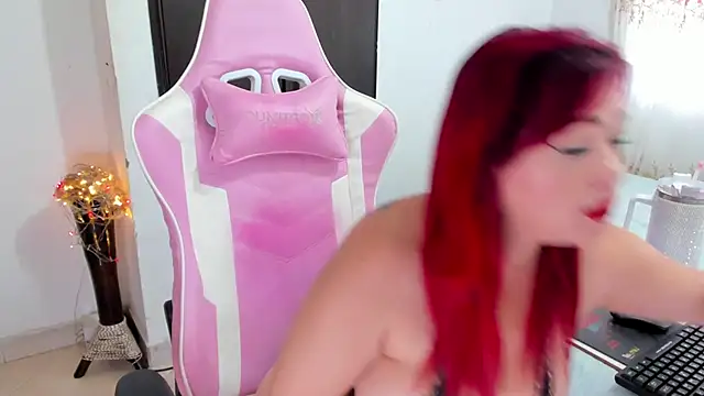 Snapshot of sexyhot_2024 chatting on December 23, 4:39 pm sexyhot 2024 online show from December 23, 4:39 pm