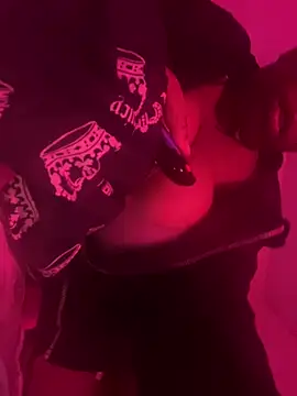 kiaxkiaa online show from December 31, 11:17 pm