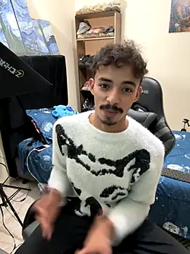 Snapshot of twink_latino5 chatting on November 17, 3:12 am twink latino5 online show from November 17, 3:12 am