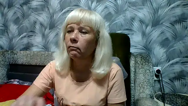 Snapshot of sakura_blonde chatting on October 26, 5:02 am sakura blonde online show from October 26, 5:02 am
