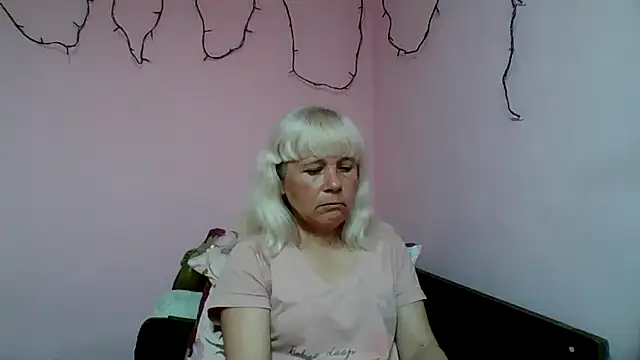 sakura blonde online show from April 4, 6:44 am