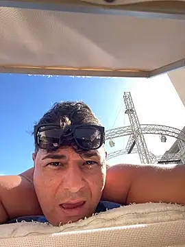 Snapshot of SecretlyDD chatting on February 24, 12:26 pm SecretlyDD online show from February 24, 12:26 pm