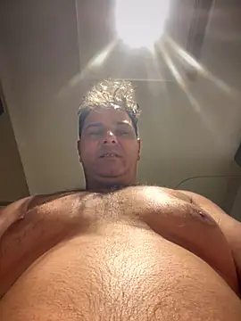 Snapshot of SecretlyDD chatting on February 28, 8:20 am SecretlyDD online show from February 28, 8:20 am