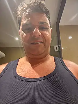 Snapshot of SecretlyDD chatting on March 5, 4:24 pm SecretlyDD online show from March 5, 4:24 pm