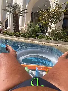 Snapshot of SecretlyDD chatting on March 10, 9:21 am SecretlyDD online show from March 10, 9:21 am