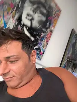 Snapshot of SecretlyDD chatting on March 18, 11:19 am SecretlyDD online show from March 18, 11:19 am