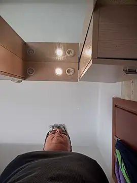 Snapshot of SecretlyDD chatting on March 20, 8:42 am SecretlyDD online show from March 20, 8:42 am