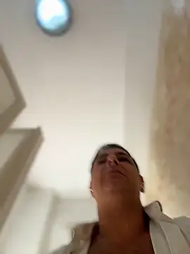 Snapshot of SecretlyDD chatting on November 12, 9:42 am SecretlyDD online show from November 12, 9:42 am