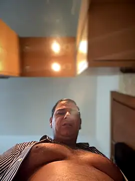 Snapshot of SecretlyDD chatting on November 21, 8:24 am SecretlyDD online show from November 21, 8:24 am