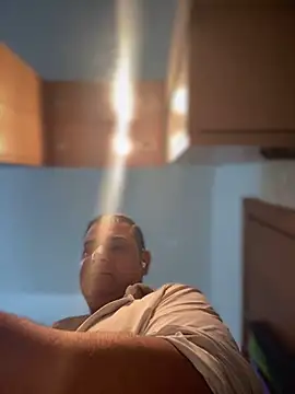 Snapshot of SecretlyDD chatting on December 18, 9:15 am SecretlyDD online show from December 18, 9:15 am