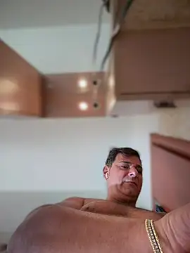 Snapshot of SecretlyDD chatting on February 18, 9:16 am SecretlyDD online show from February 18, 9:16 am