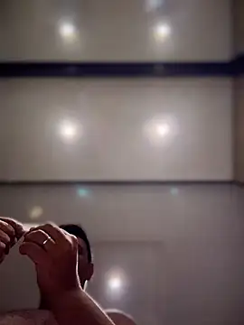 Snapshot of SecretlyDD chatting on March 18, 5:21 am SecretlyDD online show from March 18, 5:21 am