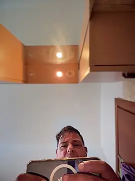 Snapshot of SecretlyDD chatting on March 26, 10:32 am SecretlyDD online show from March 26, 10:32 am